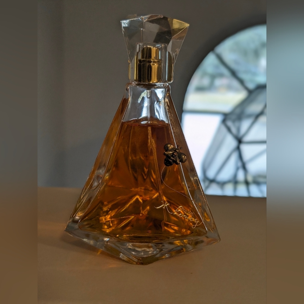 Elegant Gold Perfume Bottle